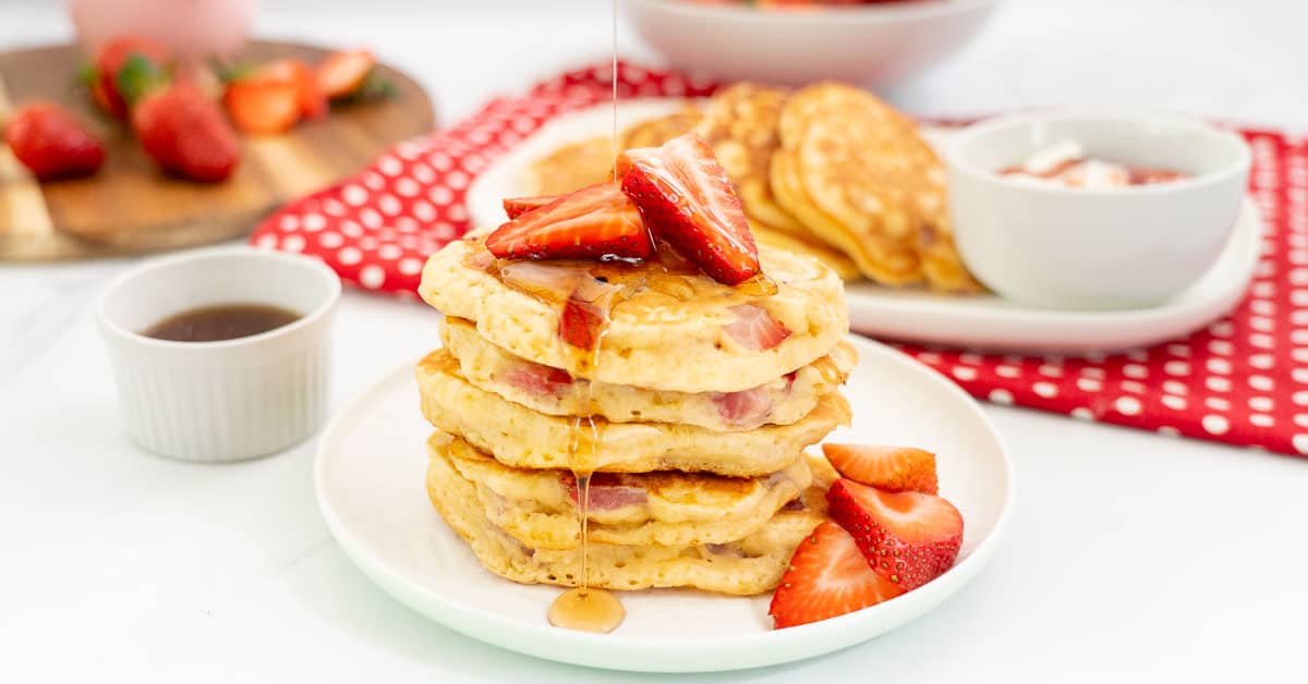 Perfect Strawberry Pancakes for Delicious Family Mornings